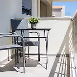 Апартаменти Maria's Comfort 300 Metre From The Sea *